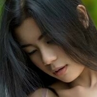 Christie Dewi Nøgen