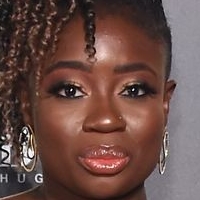 Clara Amfo Nøgen