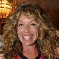 Claudia Cavalcanti Nøgen
