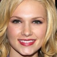 Claudia Lee Nøgen