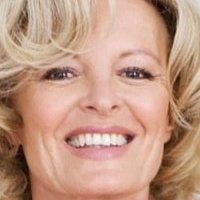 Claudia Neidig Nøgen