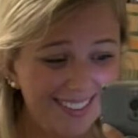 Courtney Knill Nøgen