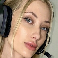 courtneymeyers18 Nøgen