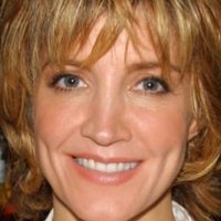 Crystal Bernard Nøgen