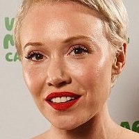 Daisy Lewis Nøgen