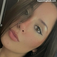 Dani Leiva Nøgen