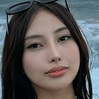 Dani Yoshida Nøgen