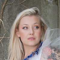 Daniela Wolf Nøgen