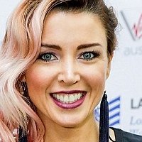 Dannii Minogue Nøgen
