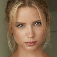 Denise Rivers Nøgen