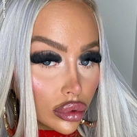 Dolly Bitch Nøgen
