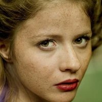 Ecem Uzun Nøgen