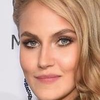 Elena Carriere Nøgen