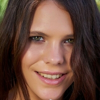 Elena Max Nøgen