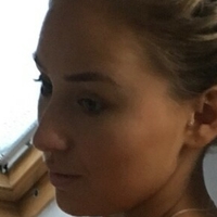 Elesha Arnfield Nøgen