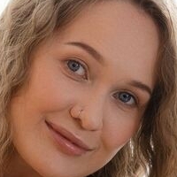 Eliness Nøgen