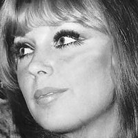 Elizabeth Ercy Nøgen