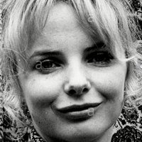 Elizabeth Knight Nøgen