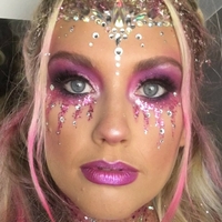 Ella Henderson Nøgen