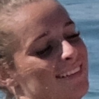 Ella Toone Nøgen