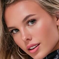 Ellie Blue Nøgen