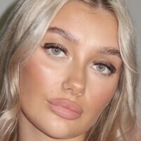 Ellie Cameron Nøgen