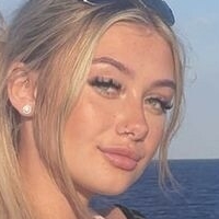 Ellie Nuttall Nøgen