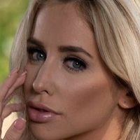 Ellie Paige Nøgen