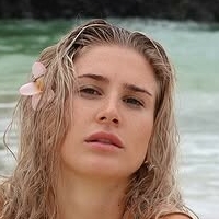 Emelia Surch Nøgen