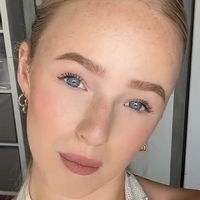 Emely Winkler Nøgen