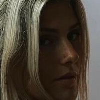 Emilia Ferrante Nøgen