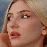 Emilia Milk Nøgen