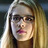 Emily Bett Rickards Nøgen