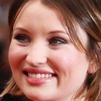 Emily Browning Nøgen