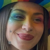 Emily Mello Nøgen