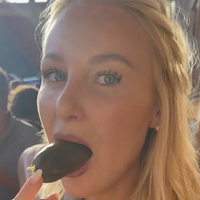 Emily Sarah Schweiger Nøgen