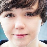 Emily Skeggs Nøgen