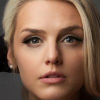Emily Sweet Nøgen