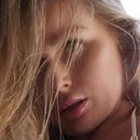 Emma Haggstrom Nøgen