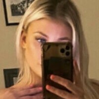 Emma Lonsdale Nøgen