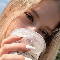 emma.republican Nøgen