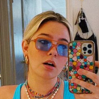 Emma Topp Nøgen