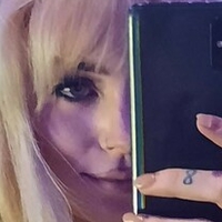 Emnajane Nøgen