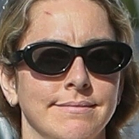 Este Haim Nøgen