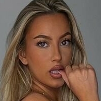 Evie Garbe Nøgen