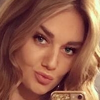 Faye McKeever Nøgen