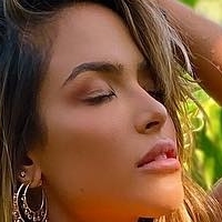 Gabi Luthai Nøgen