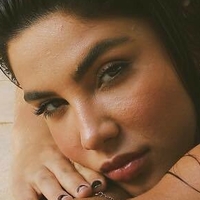 Gabriela Versiani Nøgen