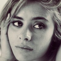 Greta Scarano Nøgen