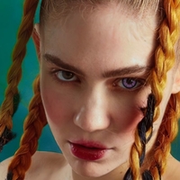 Grimes Nøgen